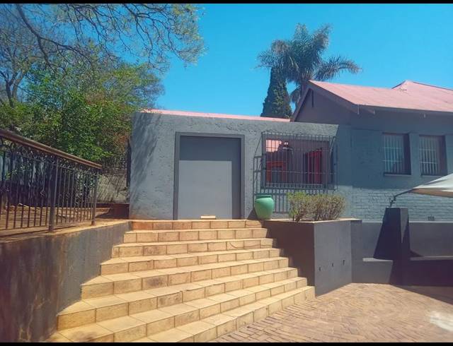 10 BEDROOM HOUSE FOR SALE IN MELVILLE
